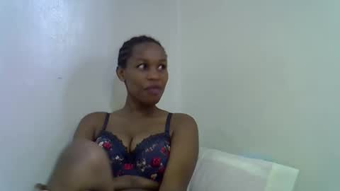 angel_mia5 online show from 11/17/25, 08:53