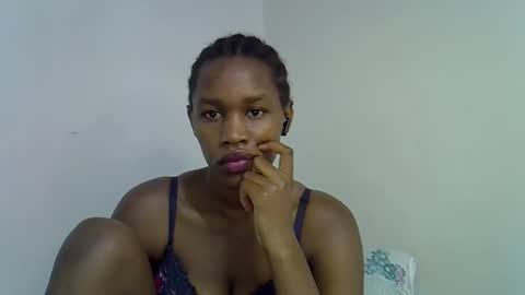 angel_mia5 online show from 11/18/25, 09:03