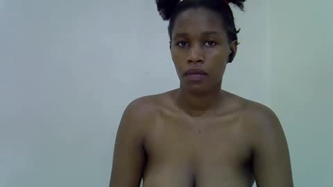 angel_mia5 online show from 11/26/25, 09:21