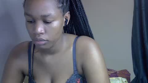 angel_mia5 online show from 06/18/26, 01:06