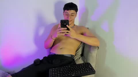 Snapshot of angel_montalvan chatting on 06/11/26, 02:53 Angel online show from 06/11/26, 02:53
