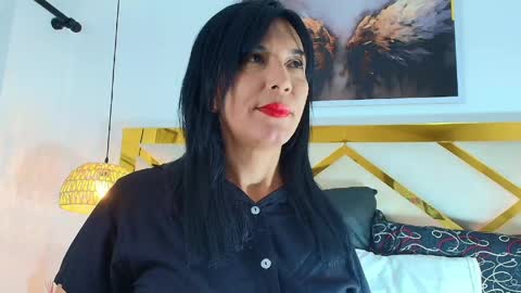 Nicolle  online show from 06/01/26, 11:23