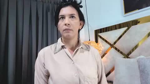 Nicolle  online show from 07/24/26, 11:19