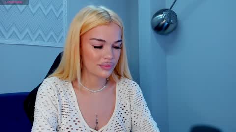Snapshot of angel_sapphire_ chatting on 01/15/25, 09:02 Angel My schedule GTM2 Mon Tue Wen Thu Fri 0900am-0400pm online show from 01/15/25, 09:02
