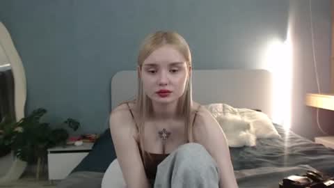 Angela online show from 06/14/26, 06:04