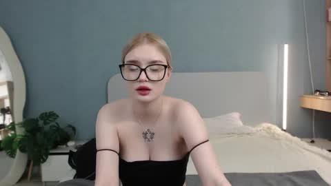 Angela online show from 07/29/26, 01:15