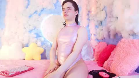 Snapshot of angel_shiny chatting on 11/27/25, 09:22 Angel online show from 11/27/25, 09:22