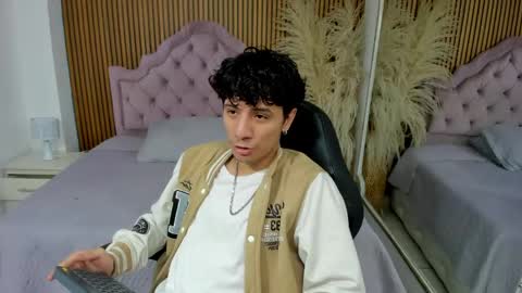 Snapshot of angel_st1 chatting on 06/05/26, 04:52 Angel online show from 06/05/26, 04:52