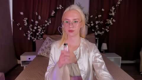 Angelica online show from 06/15/26, 05:42