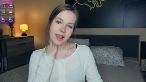 Snapshot of angel_to_burn chatting on 10/14/25, 07:09 SofiaSofi online show from 10/14/25, 07:09