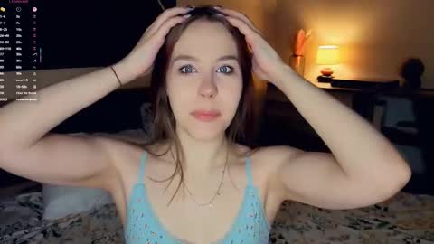 Snapshot of angel_to_burn chatting on 11/28/25, 07:00 SofiaSofi online show from 11/28/25, 07:00