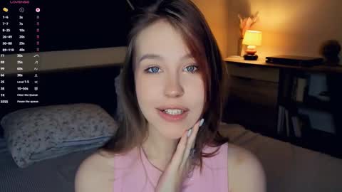 Snapshot of angel_to_burn chatting on 12/04/25, 07:17 SofiaSofi online show from 12/04/25, 07:17