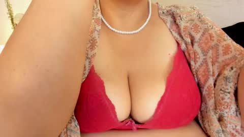 Snapshot of angel_velvet_ chatting on 10/14/25, 02:18 angel_velvet_ online show from 10/14/25, 02:18