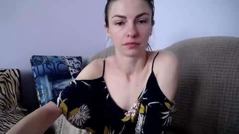 Zoe online show from 09/19/25, 07:54