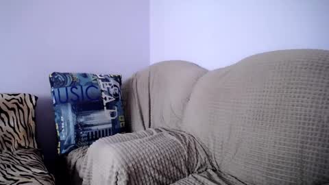 Snapshot of angel_zoe77 chatting on 10/07/25, 08:33 Zoe online show from 10/07/25, 08:33