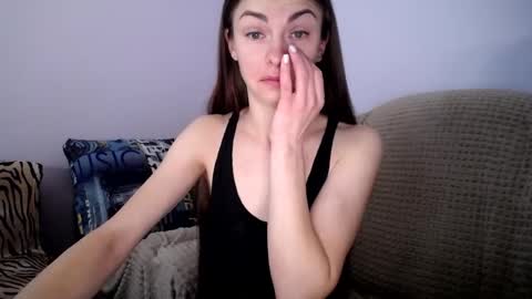 Snapshot of angel_zoe77 chatting on 10/29/25, 09:44 Zoe online show from 10/29/25, 09:44