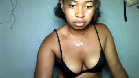 angela0112 online show from 02/04/25, 05:23