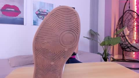 A N G E LA.  online show from 11/24/25, 03:39