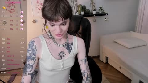 angela_fog online show from 12/20/24, 12:08