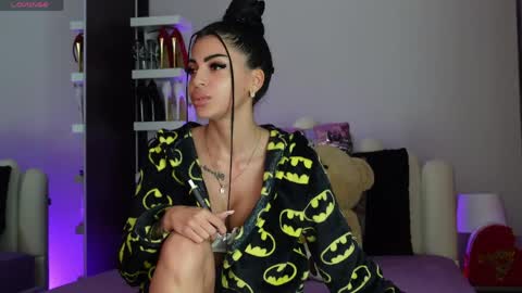 Angela online show from 05/01/26, 12:43