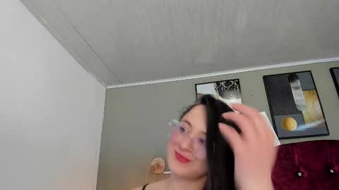 angela_nix online show from 03/05/26, 03:30