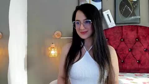 angela_nix online show from 06/01/26, 03:36