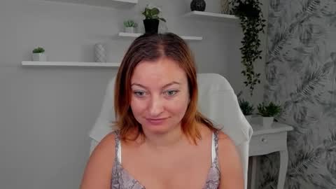 Angela online show from 09/09/25, 05:51
