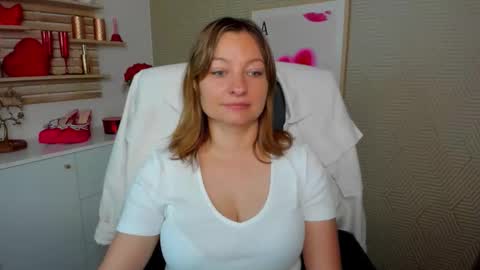Angela online show from 06/10/26, 05:39