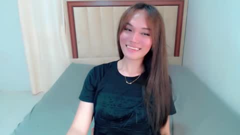 Snapshot of angelacharming_ chatting on 11/05/25, 11:21 angela online show from 11/05/25, 11:21