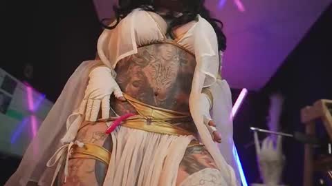 angelacianuro_ online show from 10/10/25, 02:54