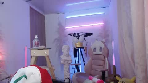 Angela Cianuro online show from 11/30/25, 02:59