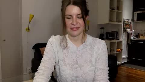 Snapshot of angeladarkk chatting on 12/21/24, 08:32 Angela online show from 12/21/24, 08:32