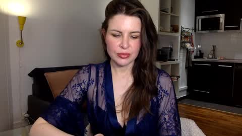 Snapshot of angeladarkk chatting on 01/22/25, 08:49 Angela online show from 01/22/25, 08:49