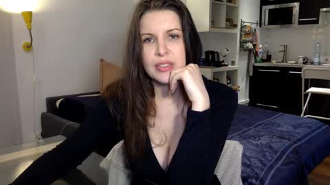 Snapshot of angeladarkk chatting on 09/25/25, 04:11 Angela online show from 09/25/25, 04:11