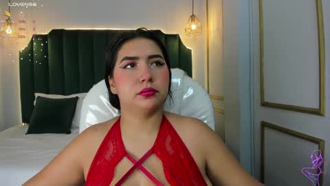 Snapshot of angelaluxi chatting on 12/30/24, 11:59 Angela online show from 12/30/24, 11:59