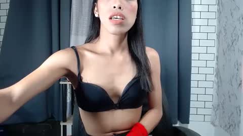 SENORITA online show from 03/09/25, 05:06