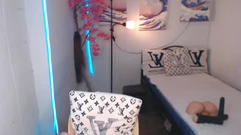 Snapshot of angelamorena chatting on 03/03/25, 10:20 angelamorena online show from 03/03/25, 10:20