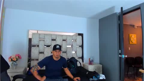 Angel And Cris online show from 09/18/25, 12:07