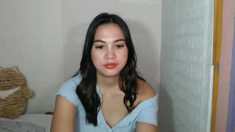 Snapshot of angelavida chatting on 09/16/25, 04:35 angel- i am new here please do understand that i only get naked on private room thank you online show from 09/16/25, 04:35