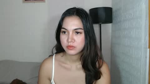 Snapshot of angelavida chatting on 09/18/25, 02:02 angel- i am new here please do understand that i only get naked on private room thank you online show from 09/18/25, 02:02
