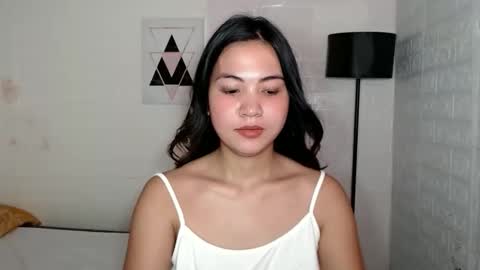 Snapshot of angelavida chatting on 10/25/25, 03:36 angel- i am new here please do understand that i only get naked on private room thank you online show from 10/25/25, 03:36