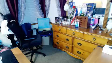 Angela Longcock online show from 06/04/26, 05:02