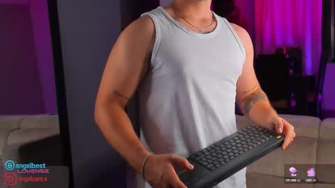 Snapshot of angelbell19 chatting on 09/19/25, 02:24 angelbell19 online show from 09/19/25, 02:24