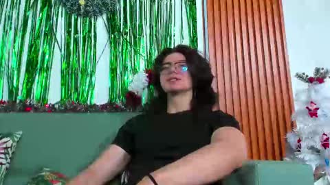 Angel Bennet online show from 12/21/24, 06:41