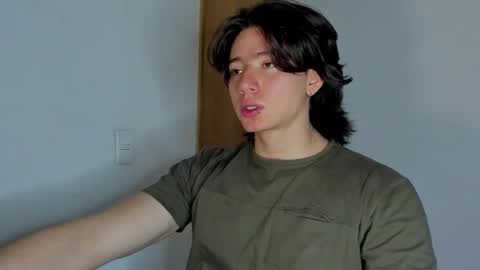 Snapshot of angelbennet_ chatting on 11/19/25, 12:54 Angel Bennet online show from 11/19/25, 12:54