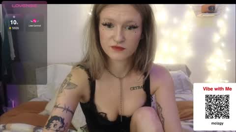 Snapshot of angelbl000d chatting on 12/24/24, 09:00 angelbl000d online show from 12/24/24, 09:00