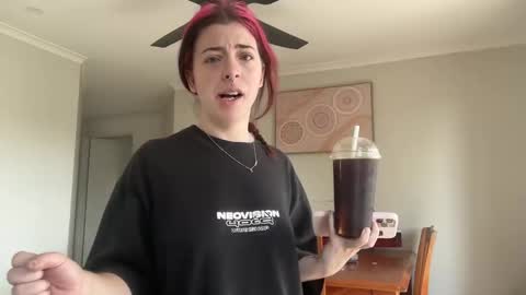 venellope888 online show from 02/19/25, 11:57