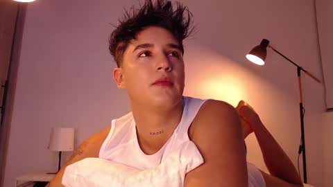 Angel online show from 09/16/25, 01:17