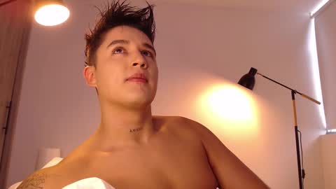 Angel online show from 10/15/25, 08:09