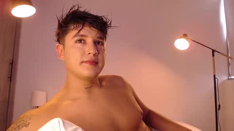 Snapshot of angelcossio chatting on 12/04/25, 07:33 Angel online show from 12/04/25, 07:33